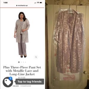 Beautiful 3 piece pant suit.